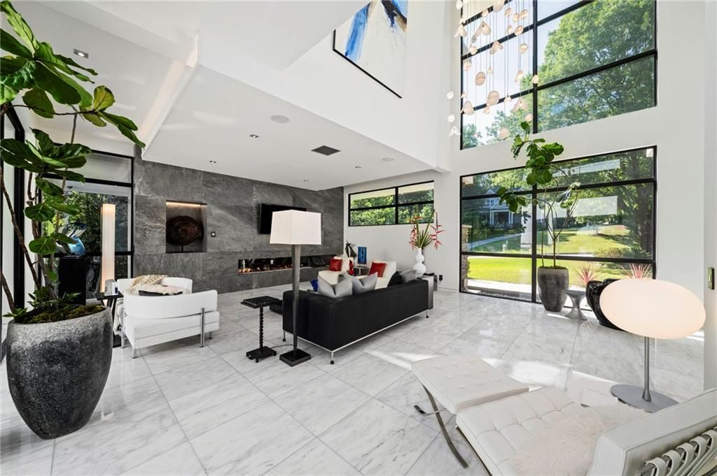 Image 14 of property listing at 937 Berkshire Road NE, Atlanta, GA 30324