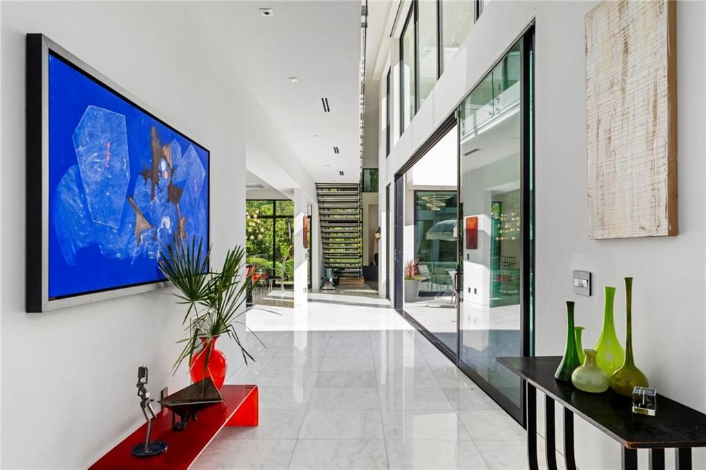 Image 17 of property listing at 937 Berkshire Road NE, Atlanta, GA 30324