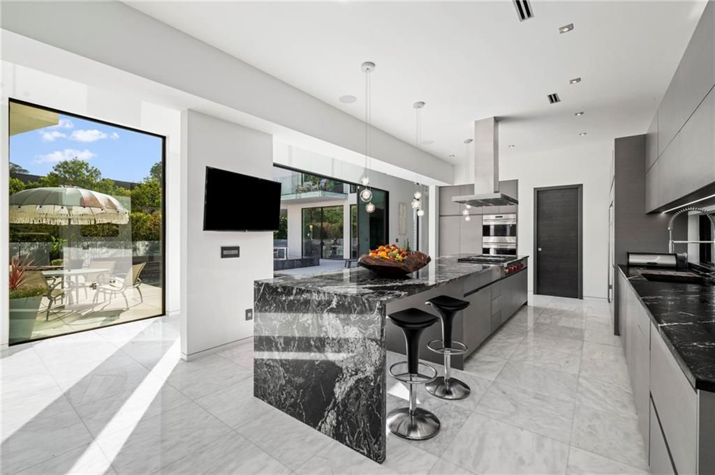 Image 22 of property listing at 937 Berkshire Road NE, Atlanta, GA 30324