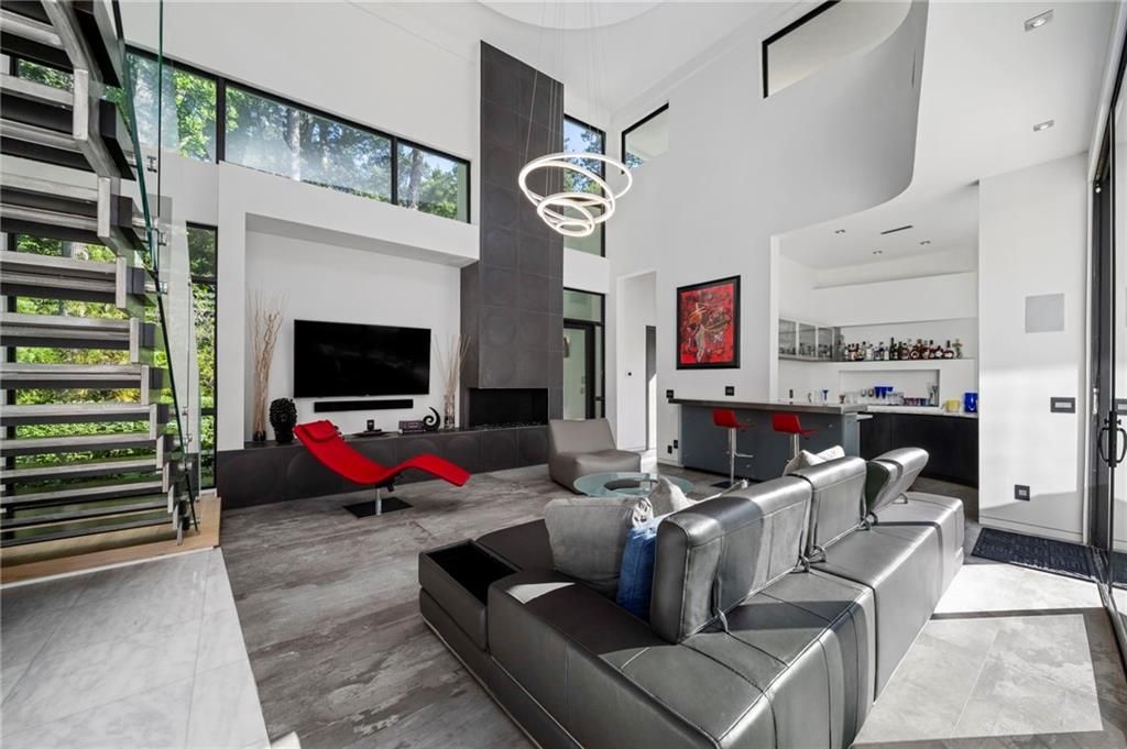 Image 25 of property listing at 937 Berkshire Road NE, Atlanta, GA 30324