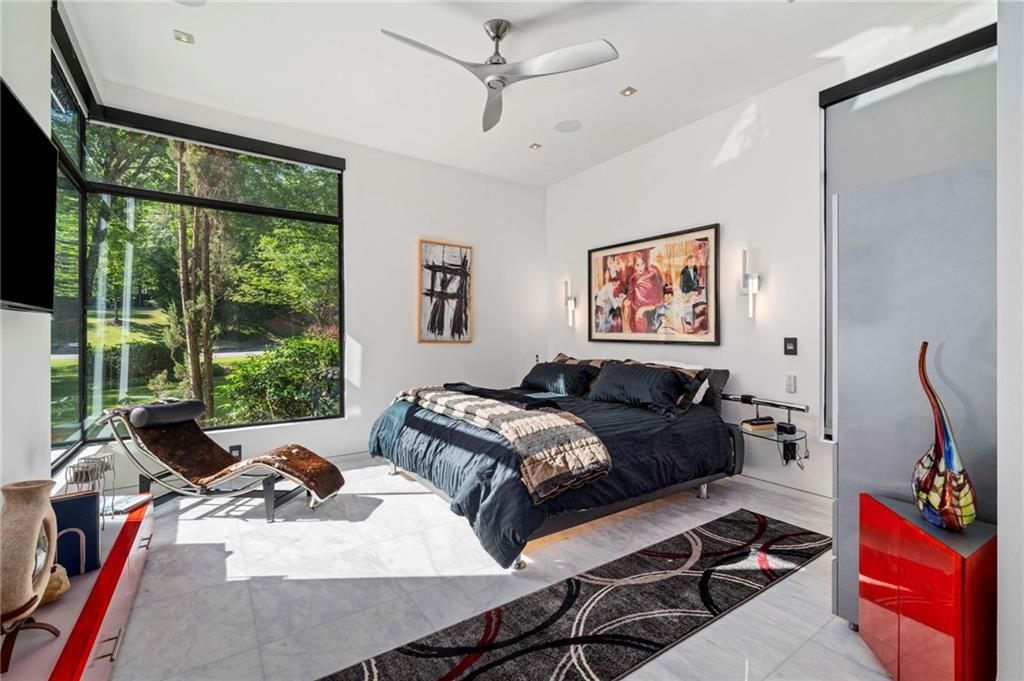 Image 32 of property listing at 937 Berkshire Road NE, Atlanta, GA 30324