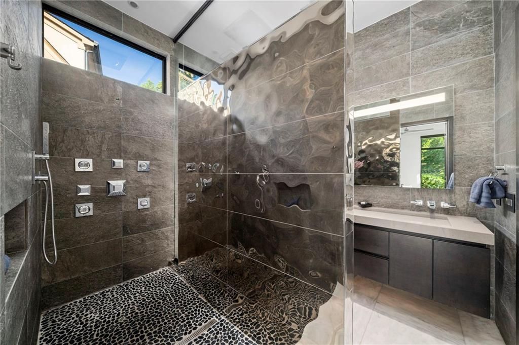 Image 34 of property listing at 937 Berkshire Road NE, Atlanta, GA 30324