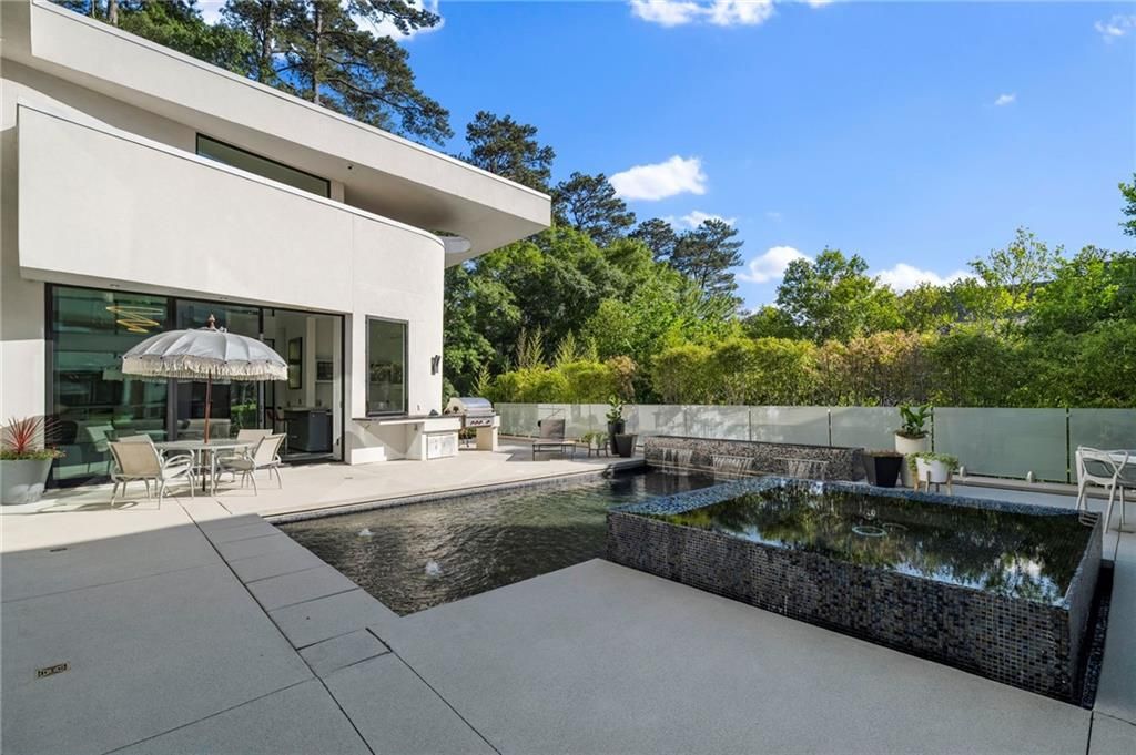 Image 9 of property listing at 937 Berkshire Road NE, Atlanta, GA 30324