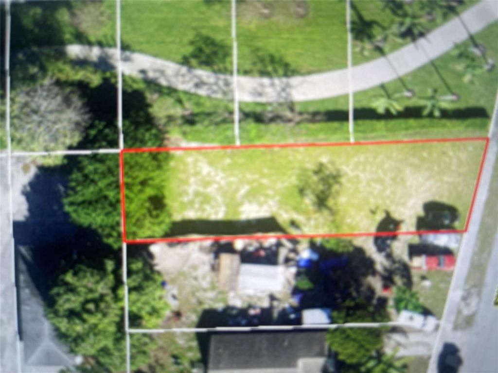 224 SW 10th Street, Deerfield Beach, FL 33441
