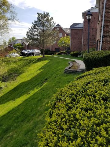 1345 Cunat Court 3A, Lake In The Hills, IL 60156