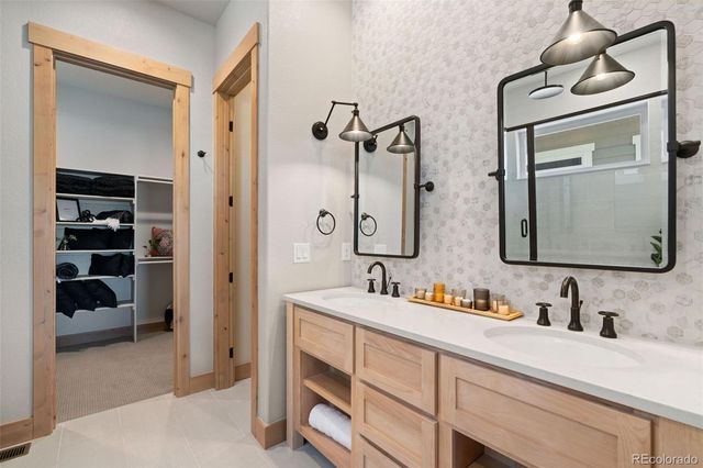 3661 N Buchanan Court, Aurora, CO 80019