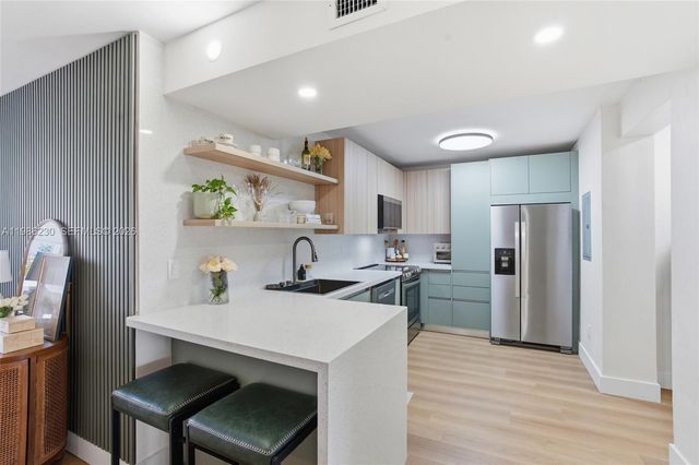 1100 11th St 405, Miami Beach, FL 33139