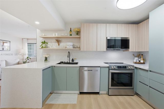 1100 11th St 405, Miami Beach, FL 33139