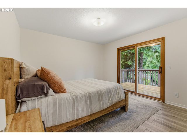 916 CUMBERLAND Rd, Lake Oswego, OR 97034