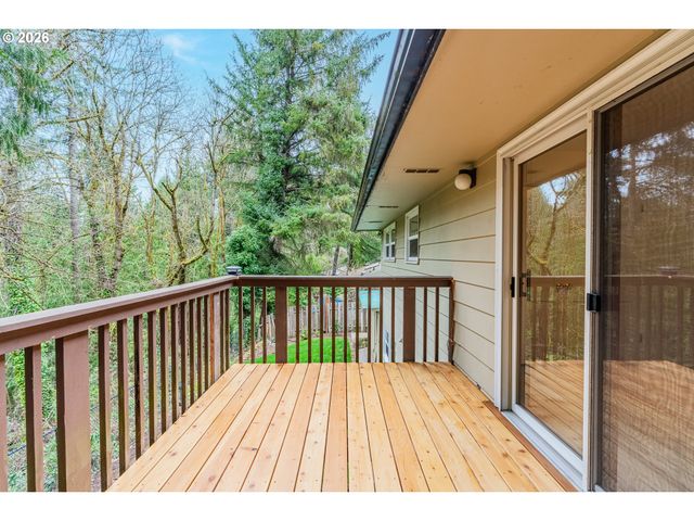 916 CUMBERLAND Rd, Lake Oswego, OR 97034