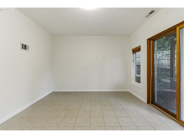 916 CUMBERLAND Rd, Lake Oswego, OR 97034