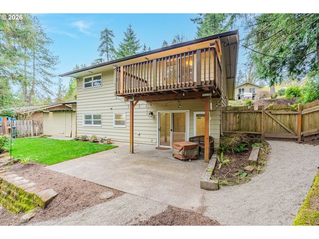 916 CUMBERLAND Rd, Lake Oswego, OR 97034