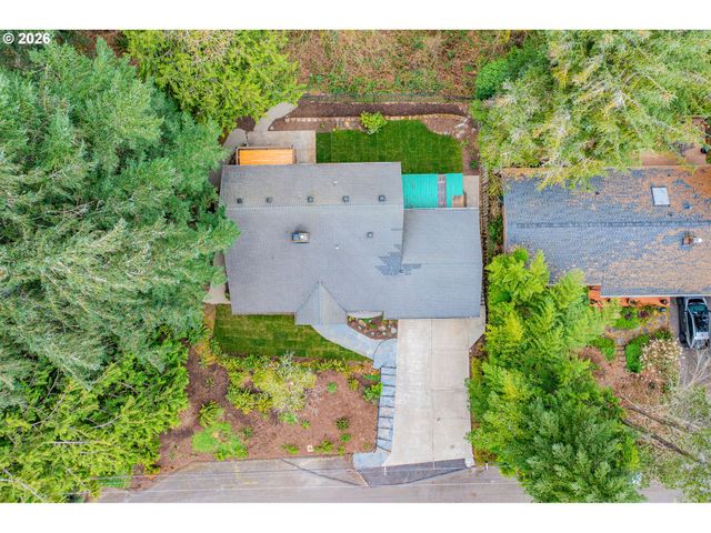 916 CUMBERLAND Rd, Lake Oswego, OR 97034