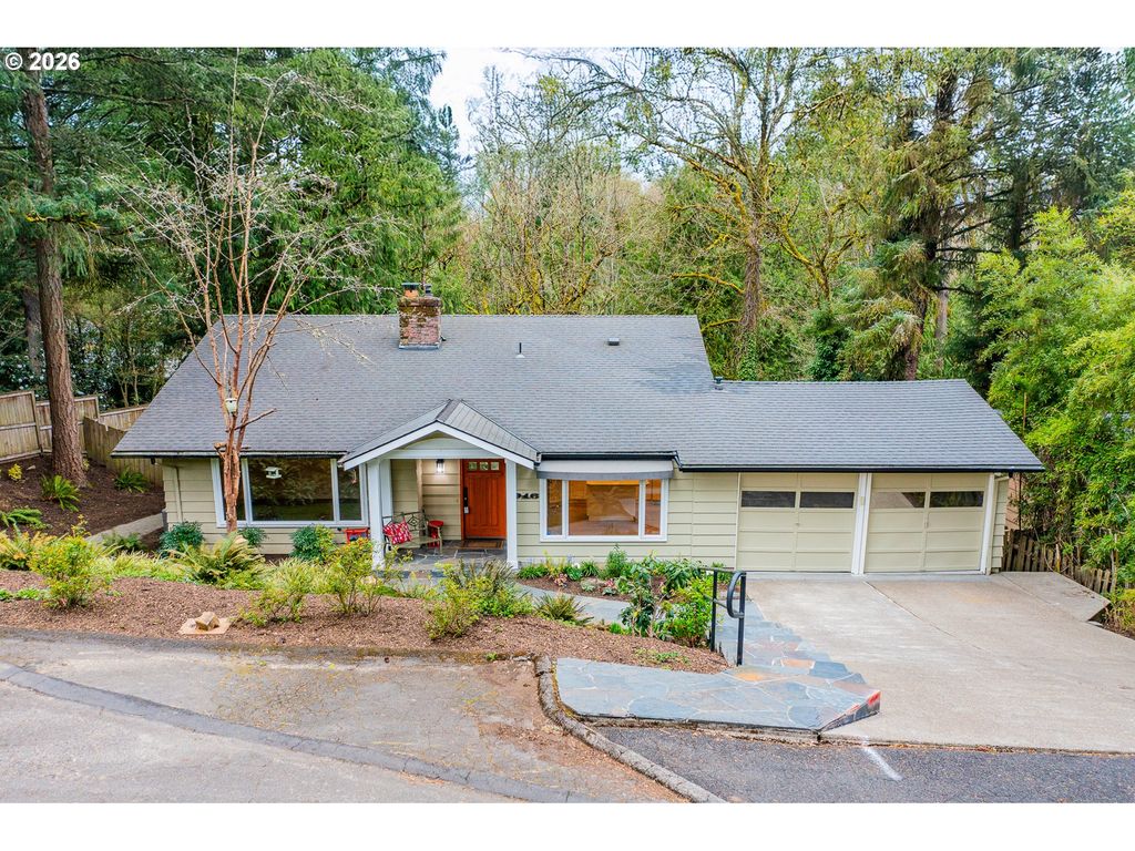 916 CUMBERLAND Rd, Lake Oswego, OR 97034