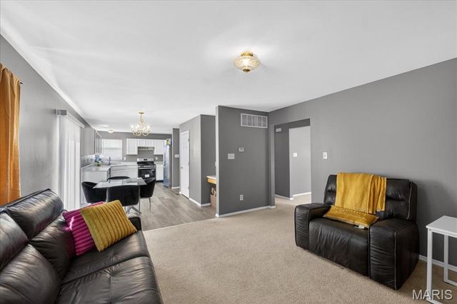 4541 Robbins Grove Drive, Florissant, MO 63034