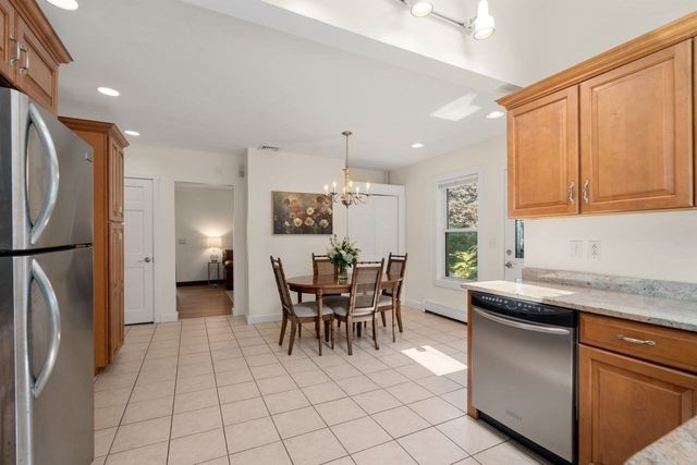 12 Oconnell Ave 12, Quincy, MA 02169