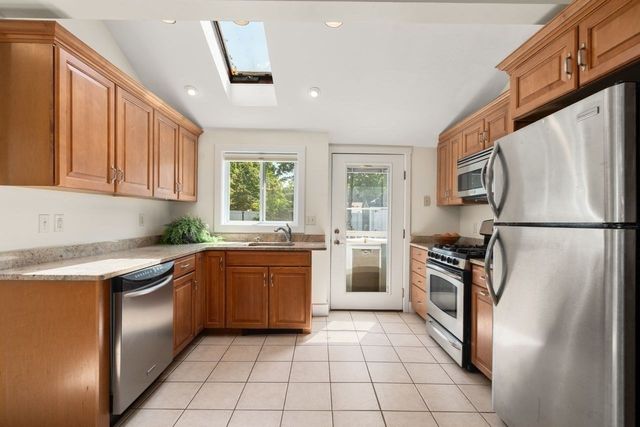 12 Oconnell Ave 12, Quincy, MA 02169