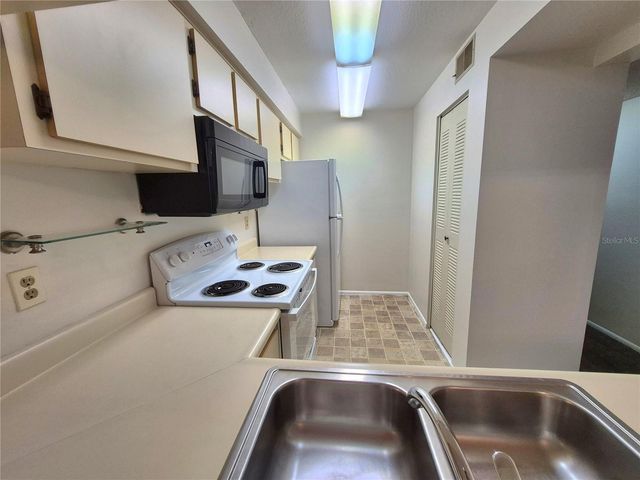 3025 BONAVENTURE CIRCLE 101, Palm Harbor, FL 34684