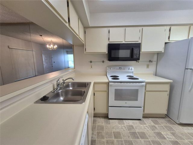 3025 BONAVENTURE CIRCLE 101, Palm Harbor, FL 34684