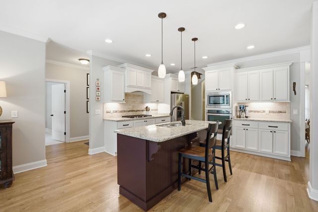 211 Fox Den Way, Murfreesboro, TN 37130