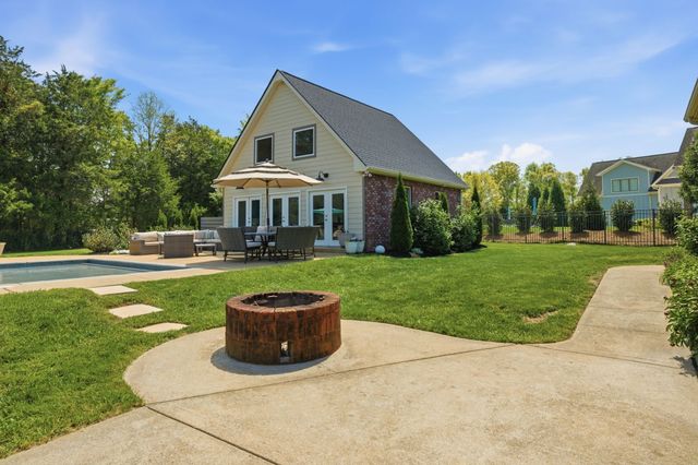 211 Fox Den Way, Murfreesboro, TN 37130
