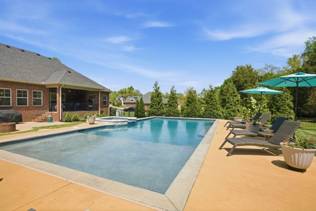 211 Fox Den Way, Murfreesboro, TN 37130