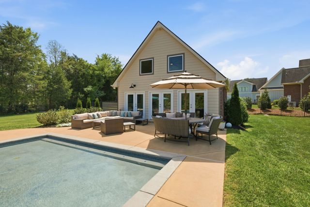 211 Fox Den Way, Murfreesboro, TN 37130