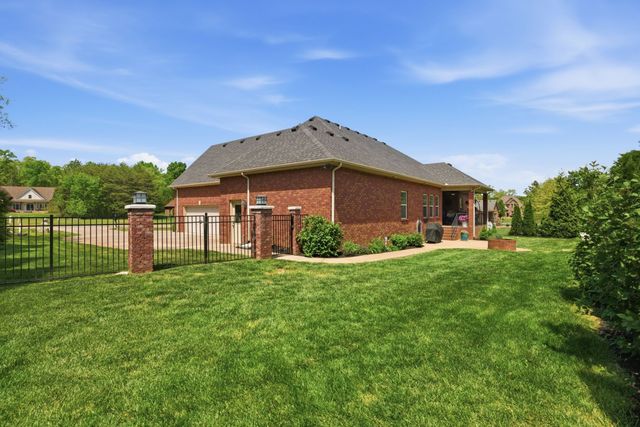 211 Fox Den Way, Murfreesboro, TN 37130