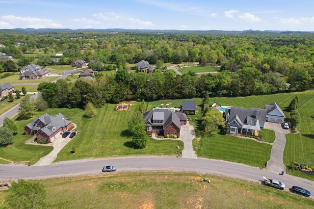 211 Fox Den Way, Murfreesboro, TN 37130