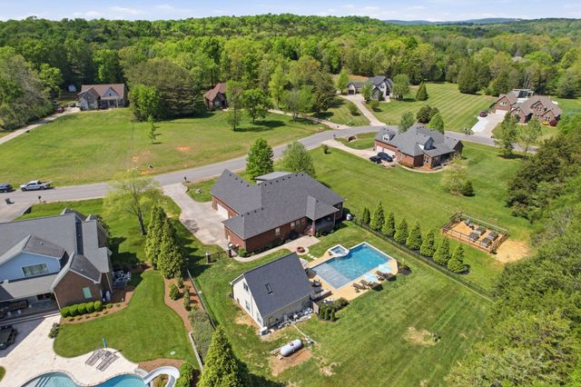 211 Fox Den Way, Murfreesboro, TN 37130