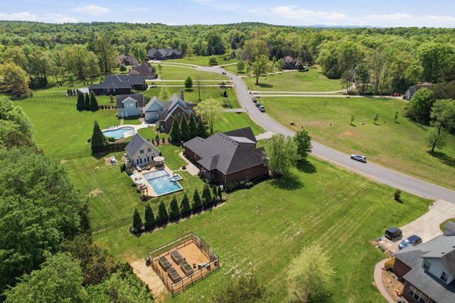 211 Fox Den Way, Murfreesboro, TN 37130