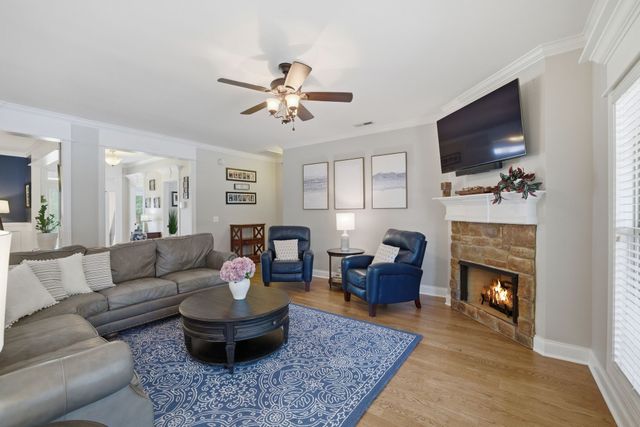 211 Fox Den Way, Murfreesboro, TN 37130