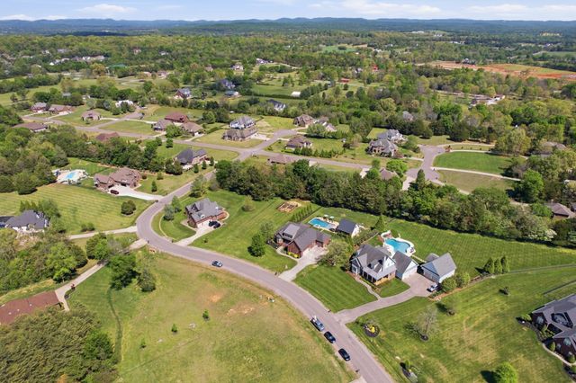 211 Fox Den Way, Murfreesboro, TN 37130