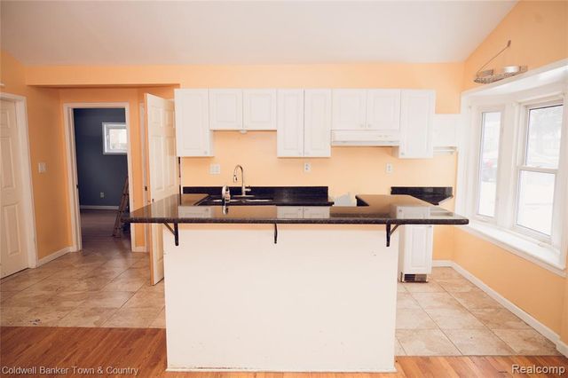 1733 Westwood Drive, Troy, MI 48083