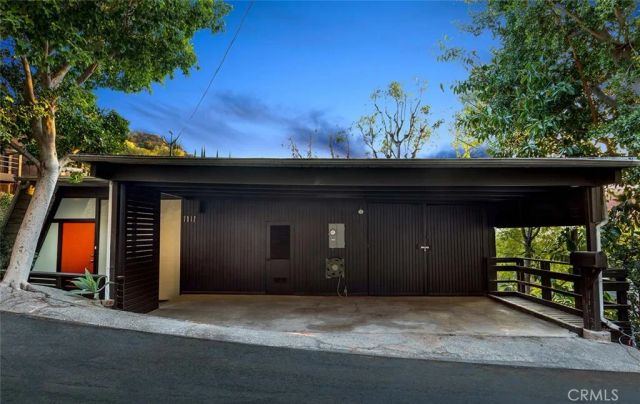 7912 Willow Glen Road, Los Angeles, CA 90046