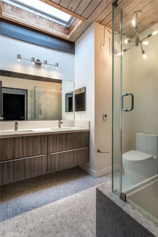 7912 Willow Glen Road, Los Angeles, CA 90046