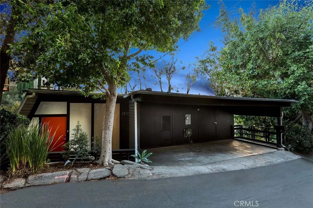 7912 Willow Glen Road, Los Angeles, CA 90046