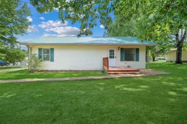 284 Watts Rd, New Johnsonville, TN 37134