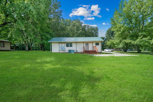 284 Watts Rd, New Johnsonville, TN 37134
