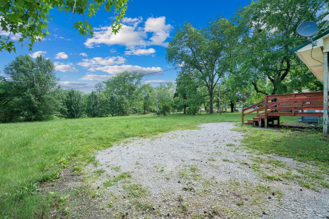 284 Watts Rd, New Johnsonville, TN 37134