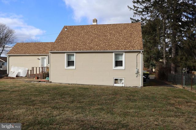 315 LAWNTON RD, Willow Grove, PA 19090