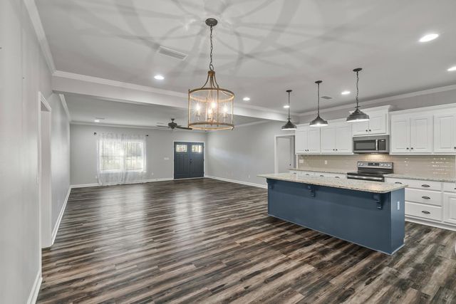 1382 Glen Lawrence Road, Cowarts, AL 36321