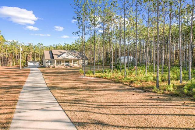 1382 Glen Lawrence Road, Cowarts, AL 36321