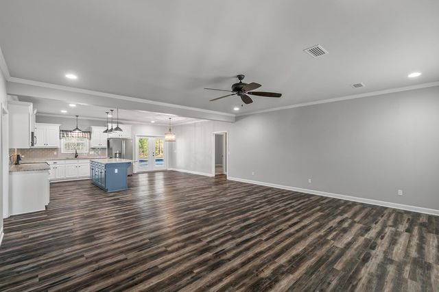 1382 Glen Lawrence Road, Cowarts, AL 36321