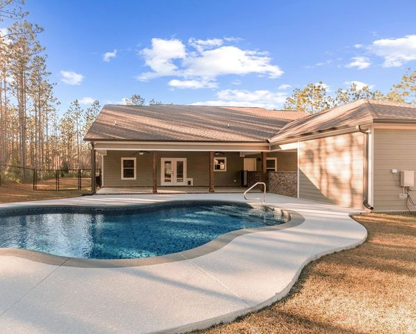 1382 Glen Lawrence Road, Cowarts, AL 36321