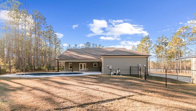 1382 Glen Lawrence Road, Cowarts, AL 36321