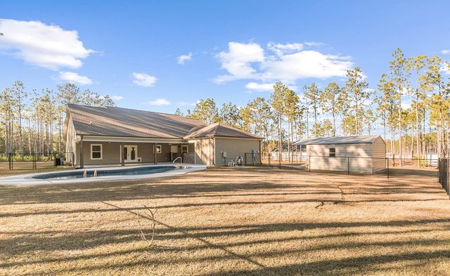 1382 Glen Lawrence Road, Cowarts, AL 36321