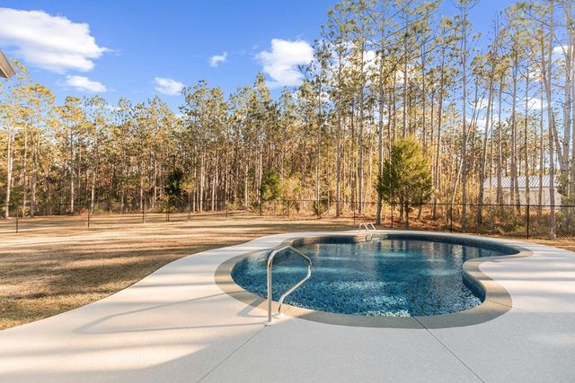 1382 Glen Lawrence Road, Cowarts, AL 36321