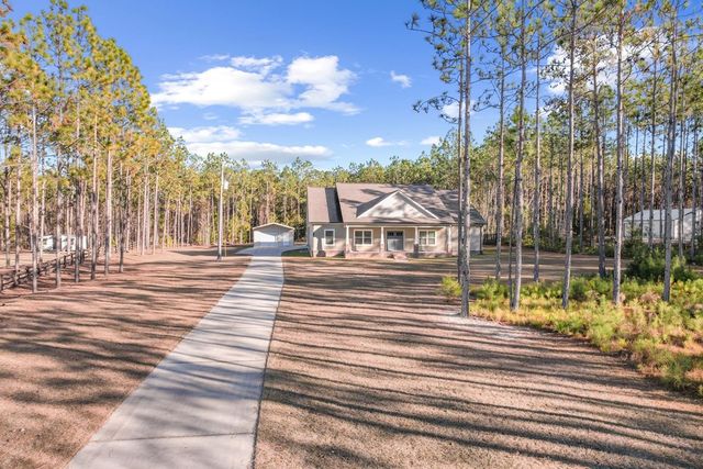 1382 Glen Lawrence Road, Cowarts, AL 36321