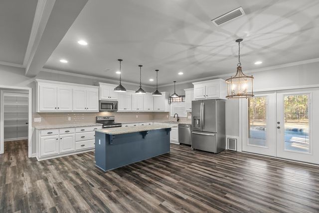 1382 Glen Lawrence Road, Cowarts, AL 36321